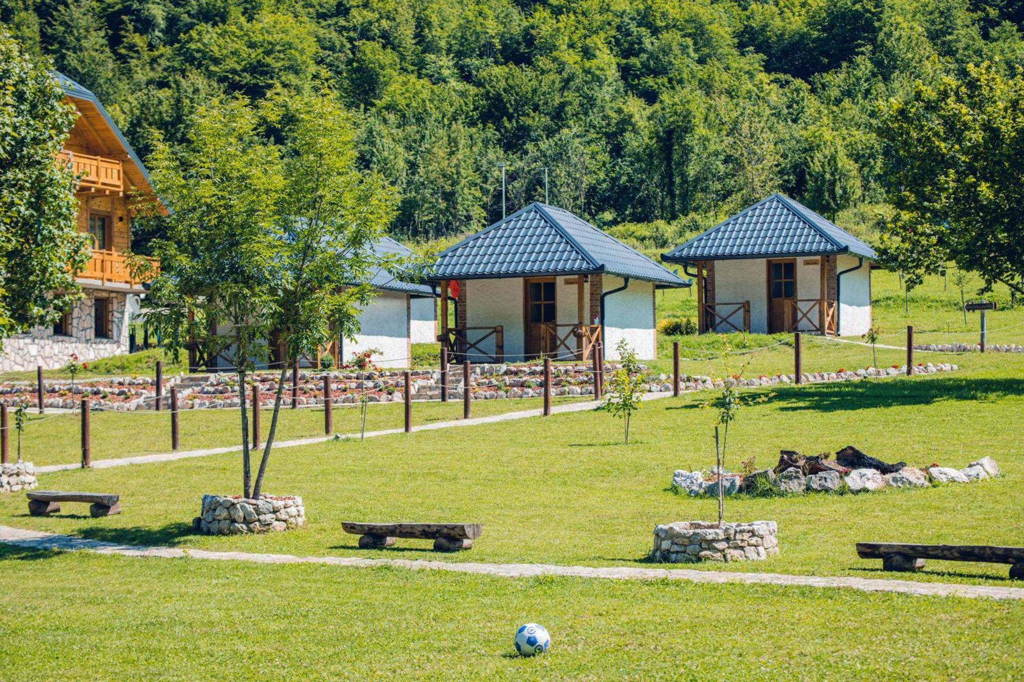 Outdoor Resort Tarasport Foca Esterno foto